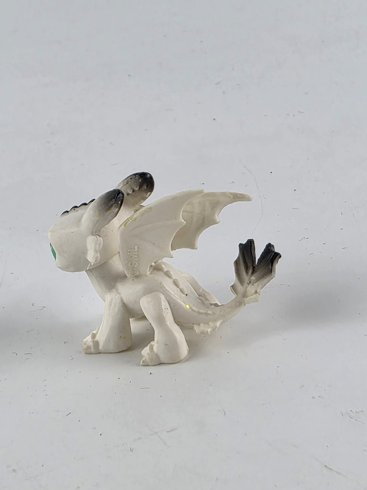 How to Train Your Dragon The Hidden World Mystery Dragon Pouncer Light Fury