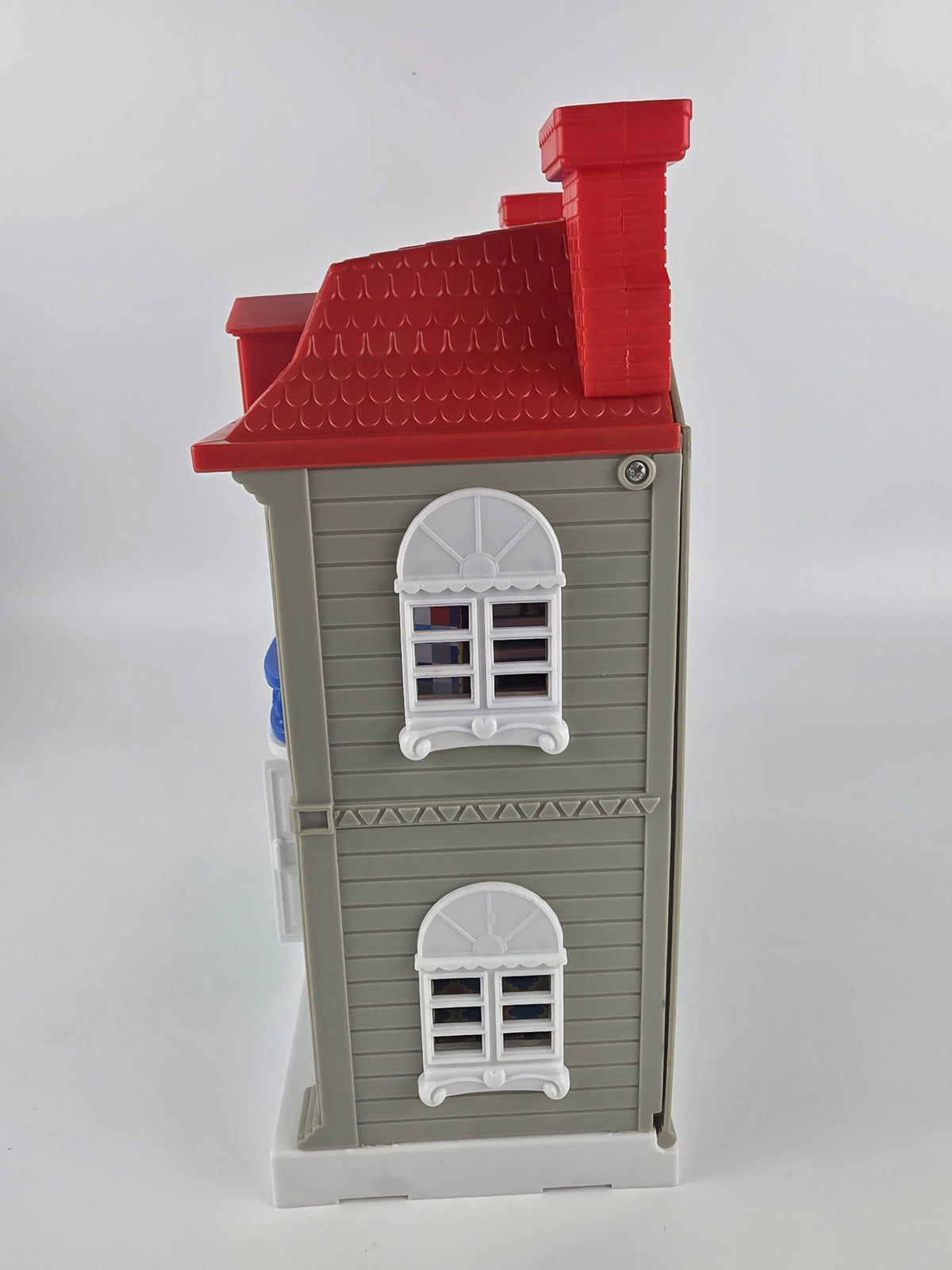 Oddbods playset house with figurines