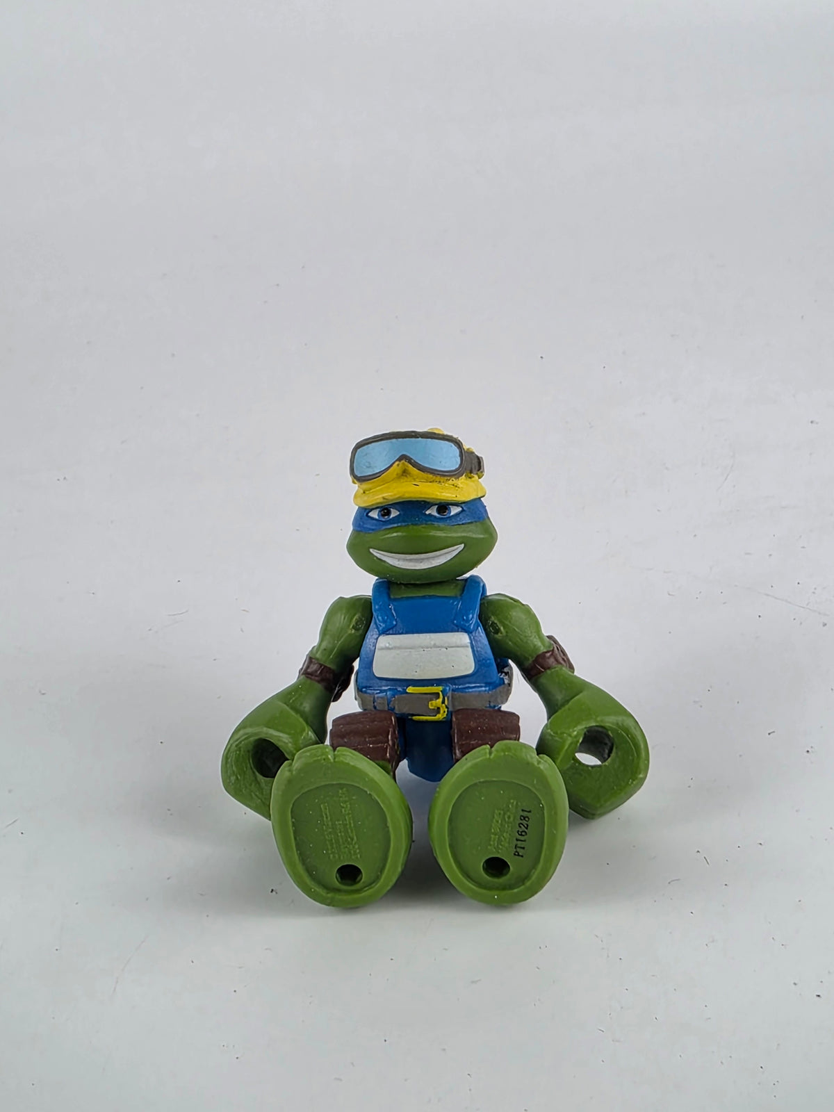 Playmates Half Shell Heroes Leonardo action figure