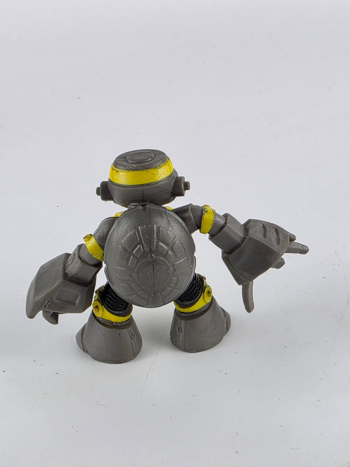 Teenage Mutant Ninja Turtles half shell Heroes Metalhead action figure