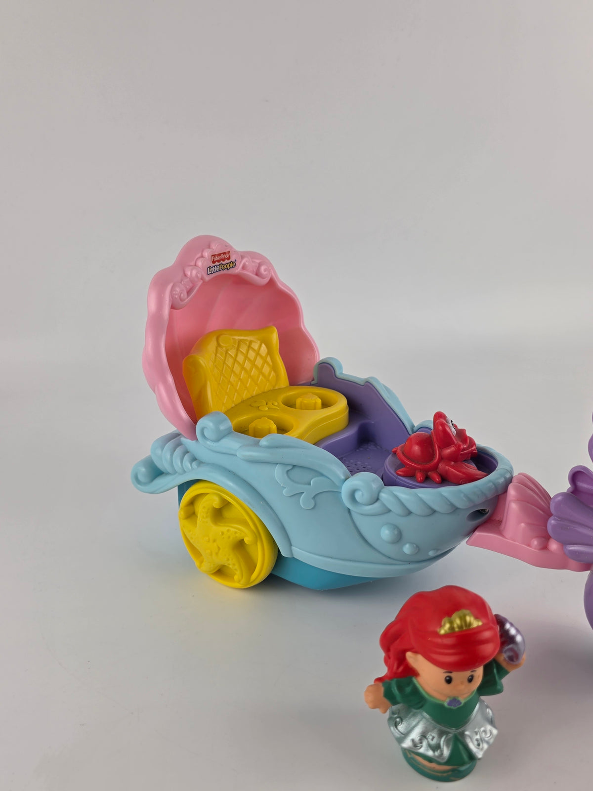 Fisher Price Disney little people- Little Mermaid Carriage + Ariel figure