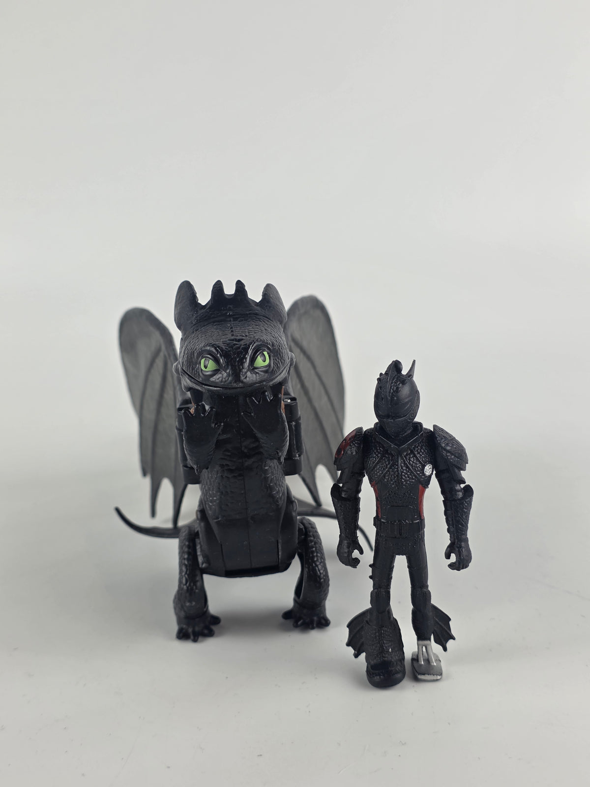 DreamWorks Dragons Defenders of Berk  Dragon Figure Toothless Night Fury