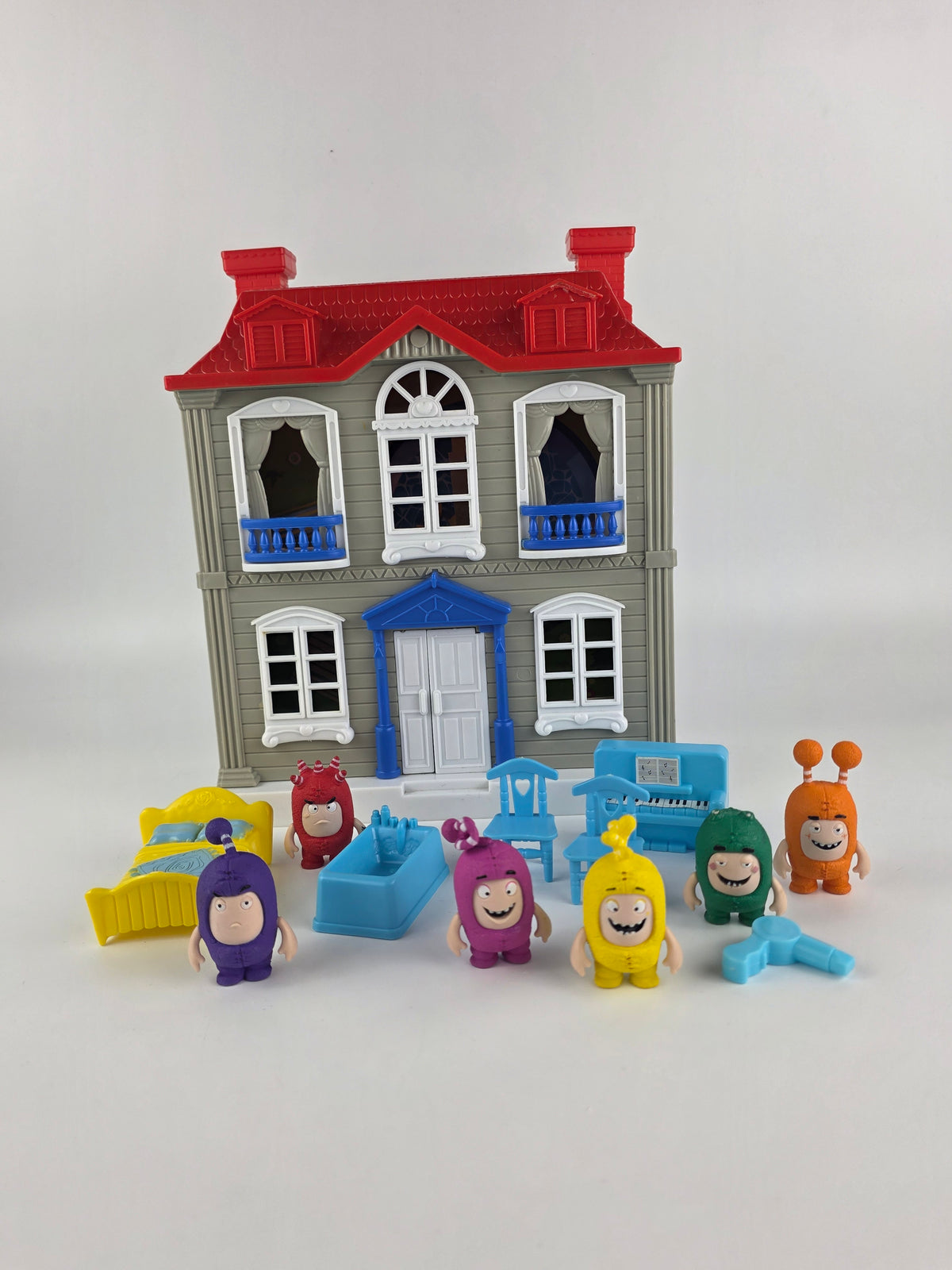 Oddbods playset house with figurines