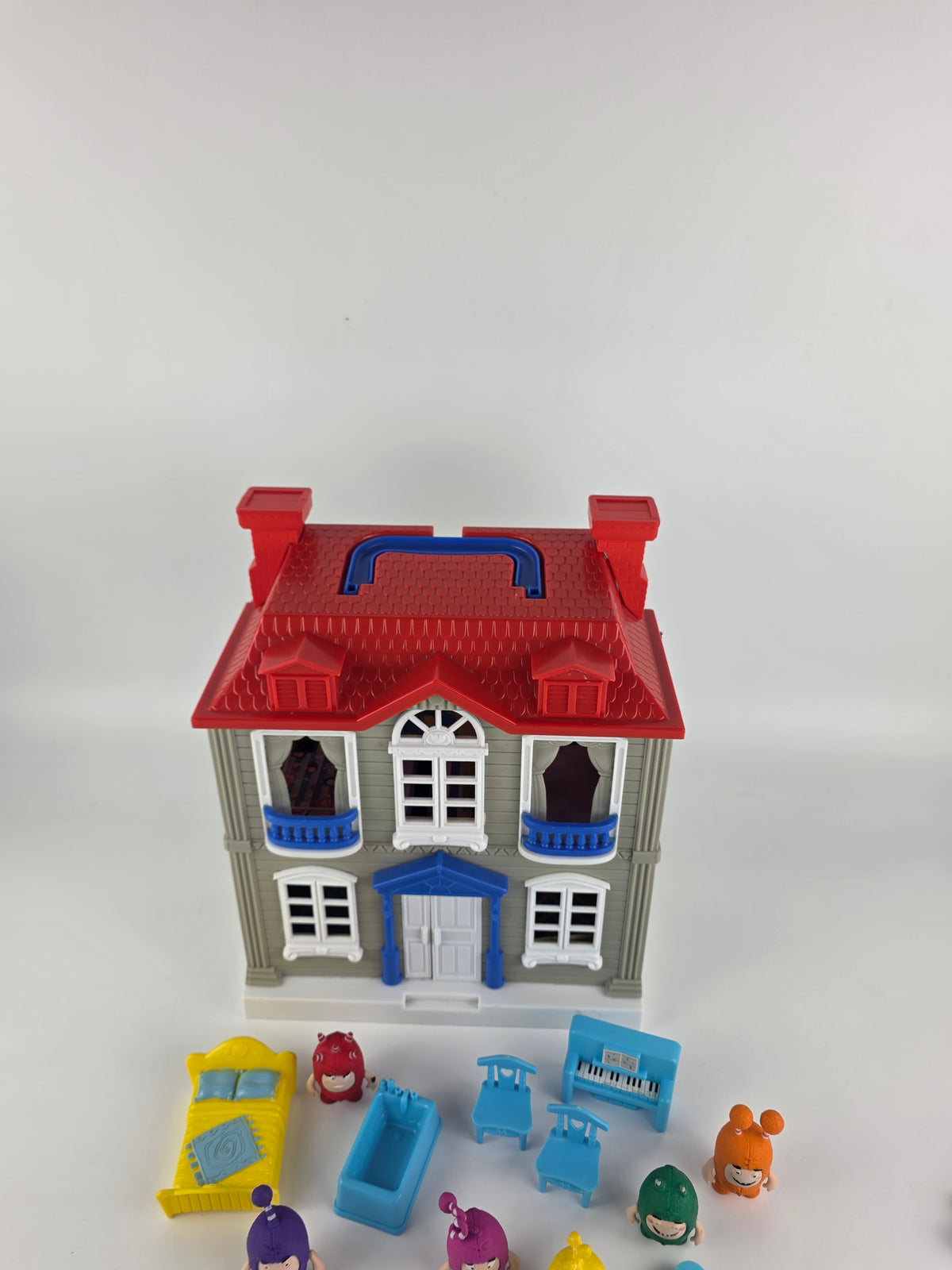 Oddbods playset house with figurines