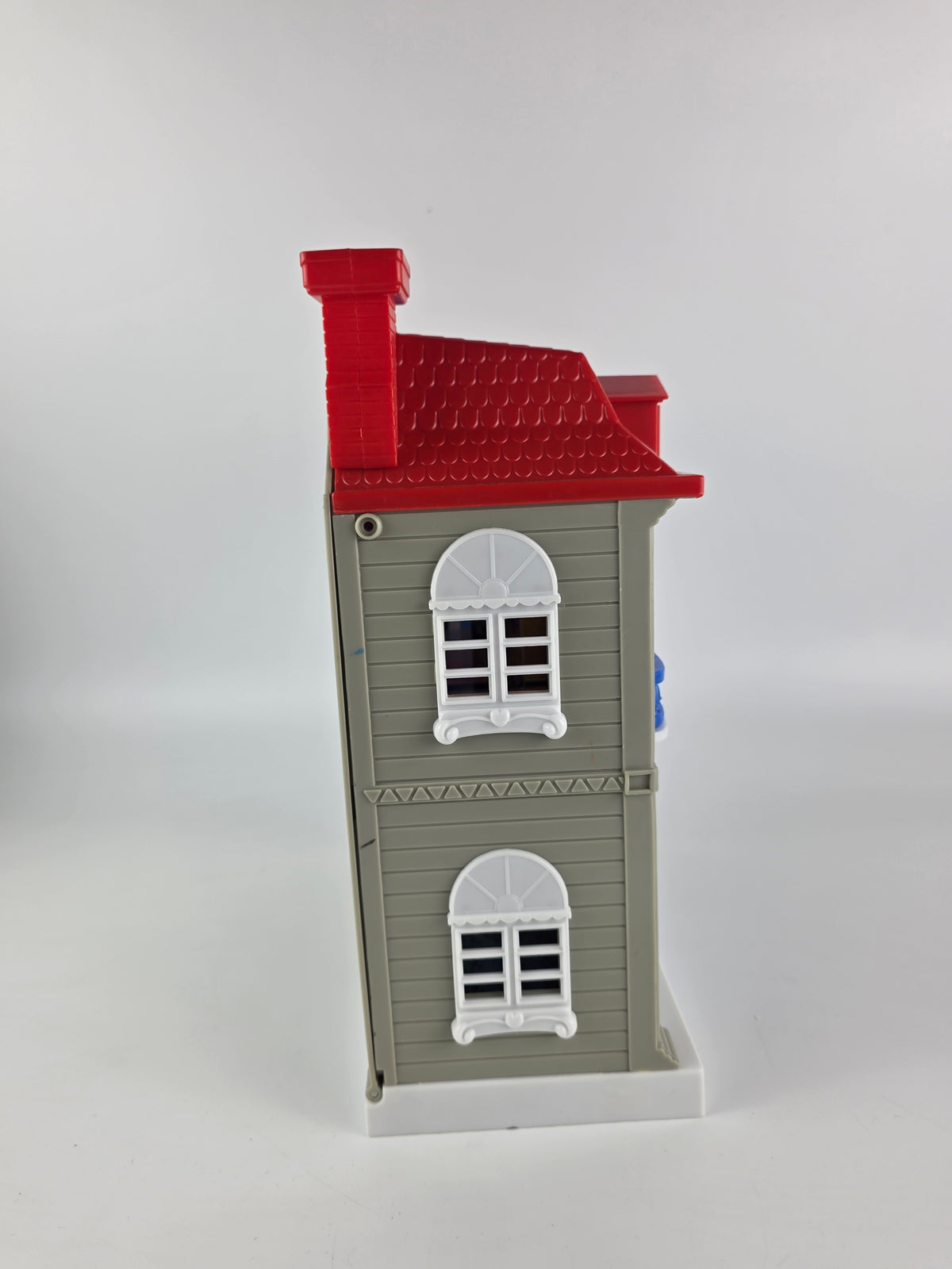 Oddbods playset house with figurines