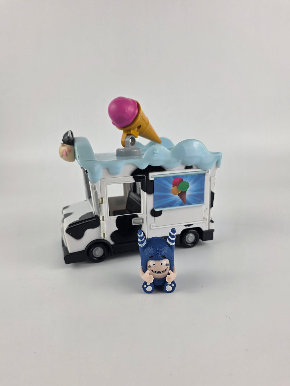 Oddbods ice cream van with pogo figure