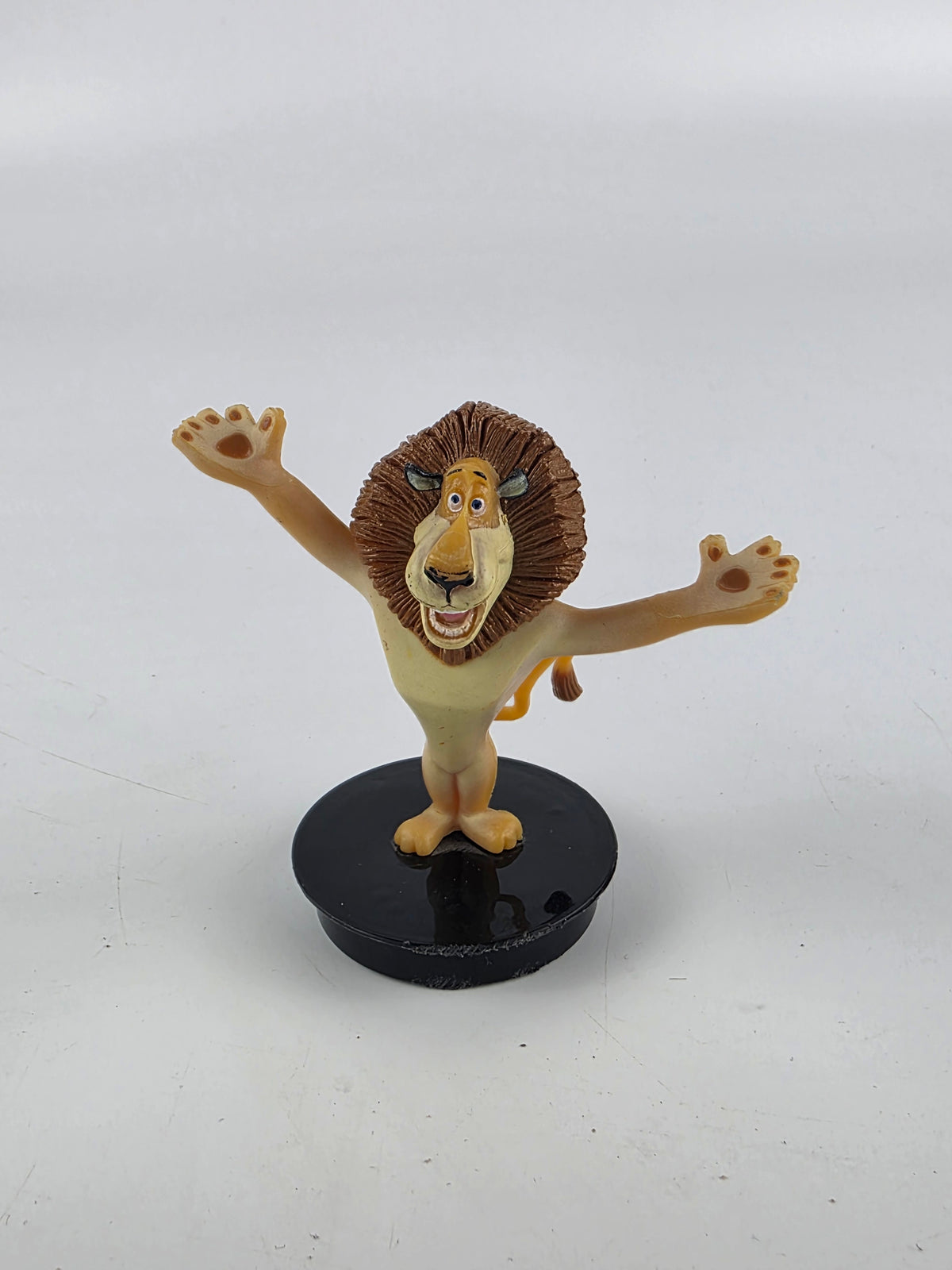 Madagascar 3 Europe's Most Wanted alex the lion  cup topper Figure 3.25" tall