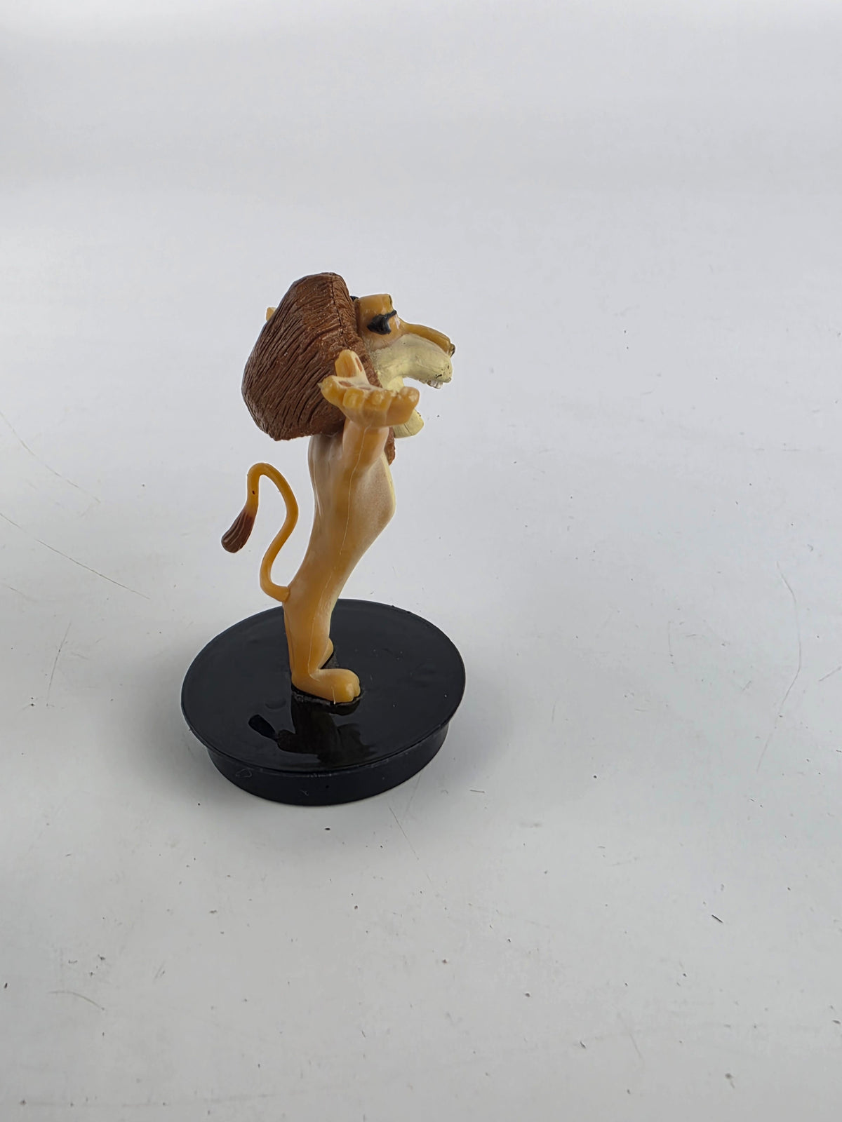 Madagascar 3 Europe's Most Wanted alex the lion  cup topper Figure 3.25" tall
