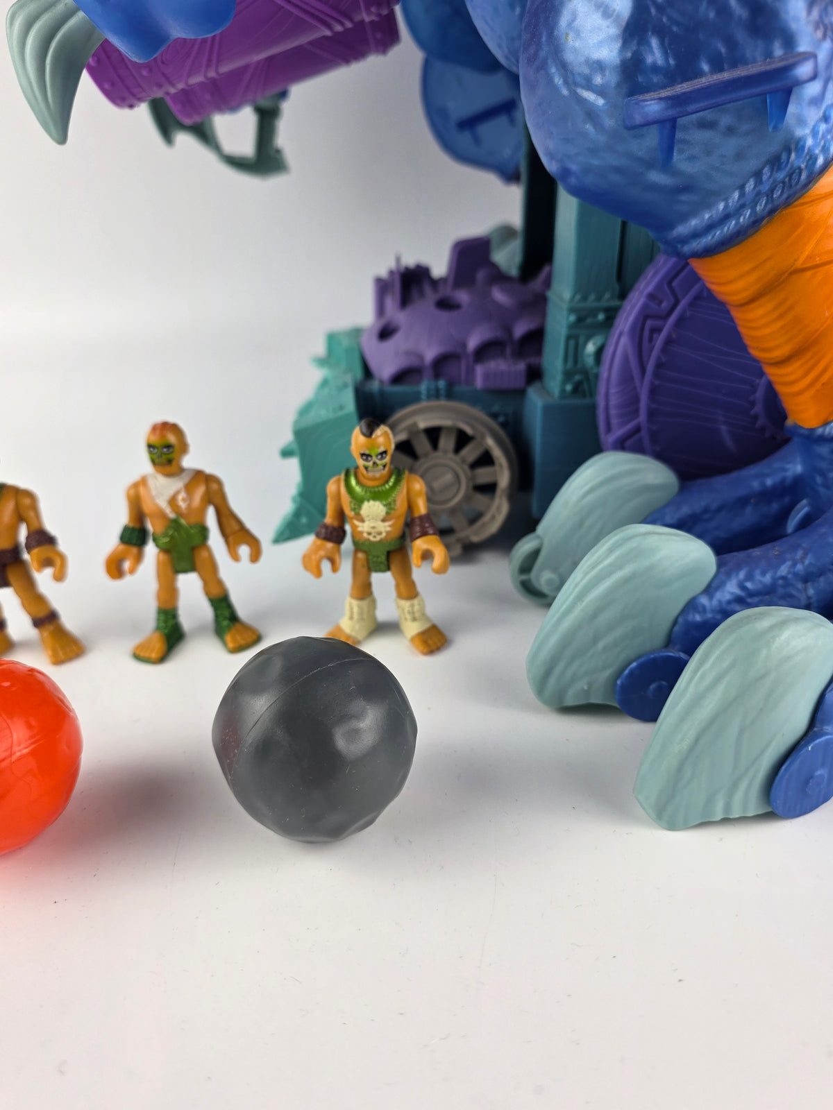 Imaginext Ultra T-Rex Dinosaur Playset 2015 with Lights, Sounds, and Figures