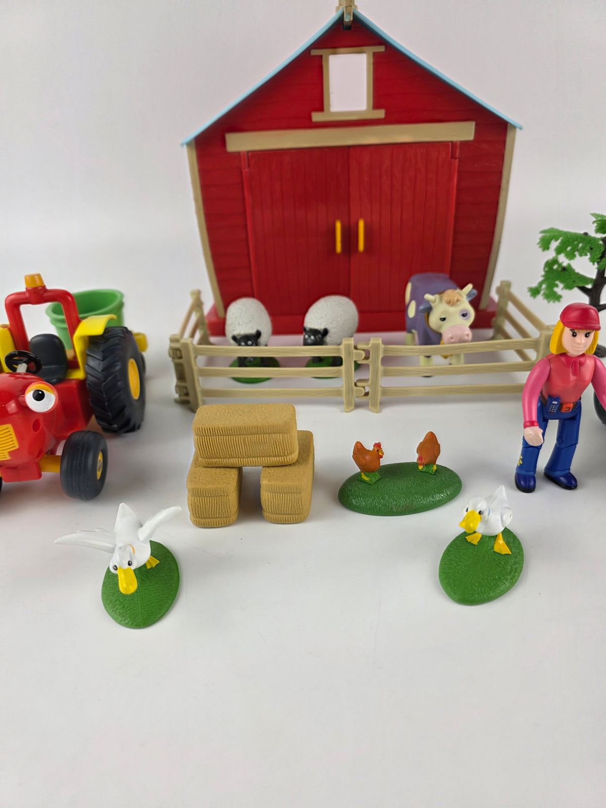 Tractor Tom farm barn playset toy bundle