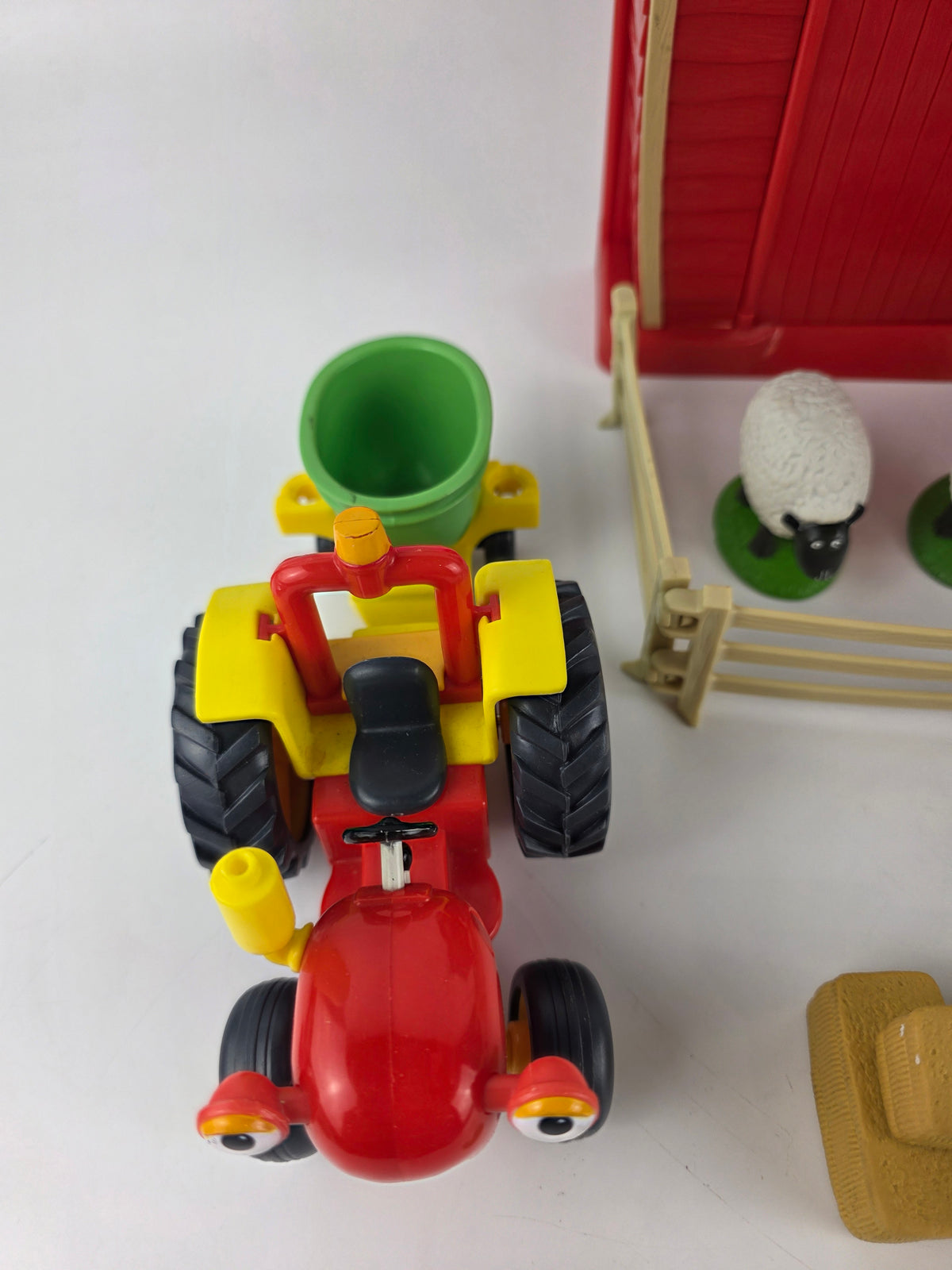 Tractor Tom farm barn playset toy bundle