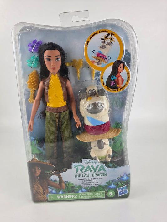 Disney Raya and The Last Dragon Strength and Style Set Fashion Doll