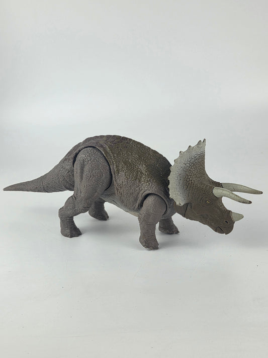 Jurassic World Primal Attack Sound Strike Triceratops Dinosaur