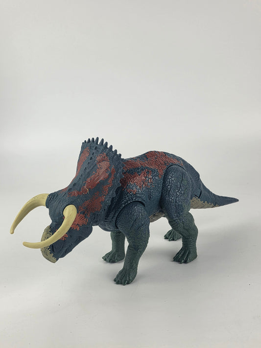 Jurassic World Dino Rivals - Nasutoceratops dinosaur action figure - Dual Attack