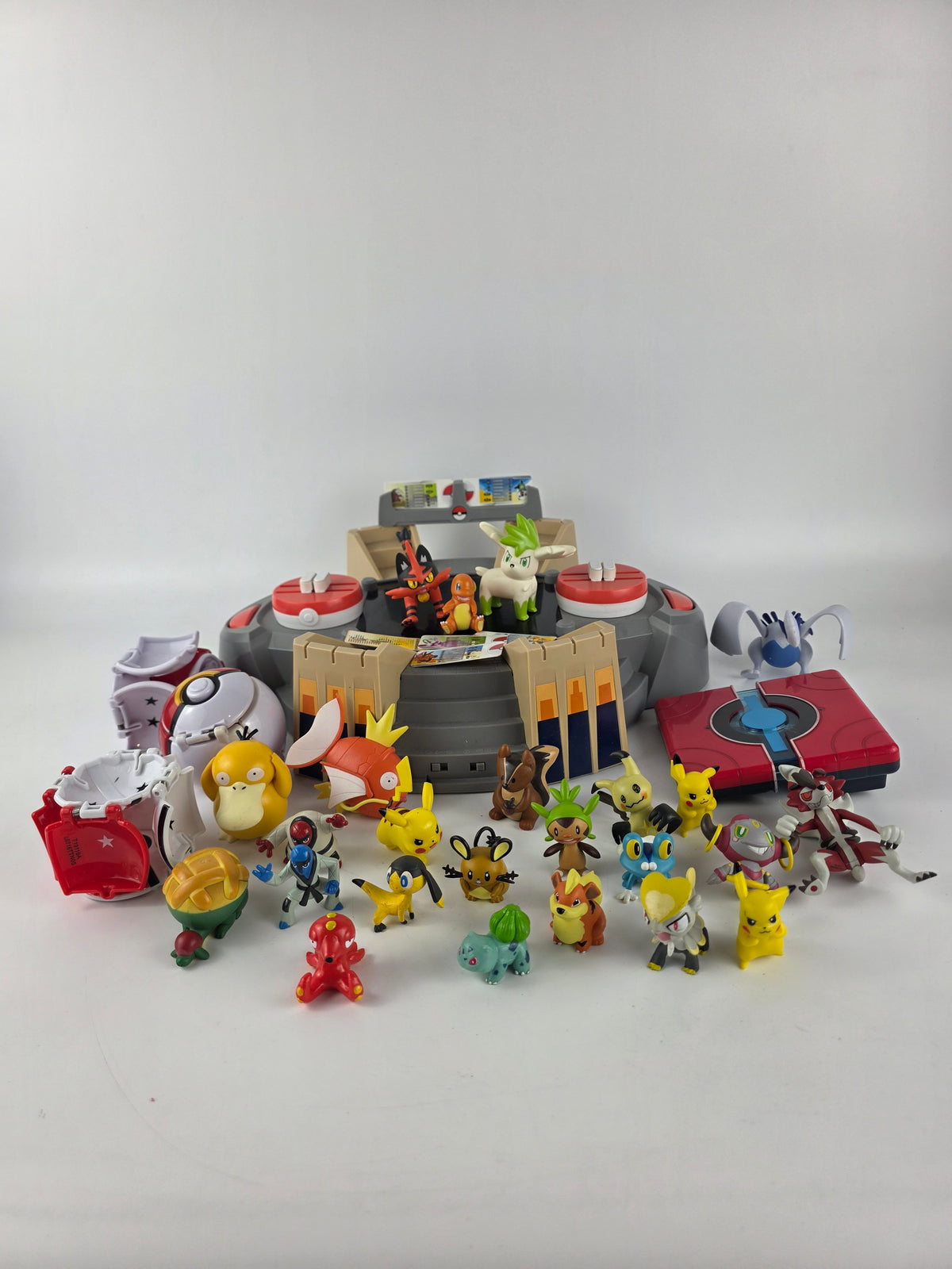 TOMY Pokémon X & Y Electronic Battle Arena Playset Figure Go Balls Pokédex
