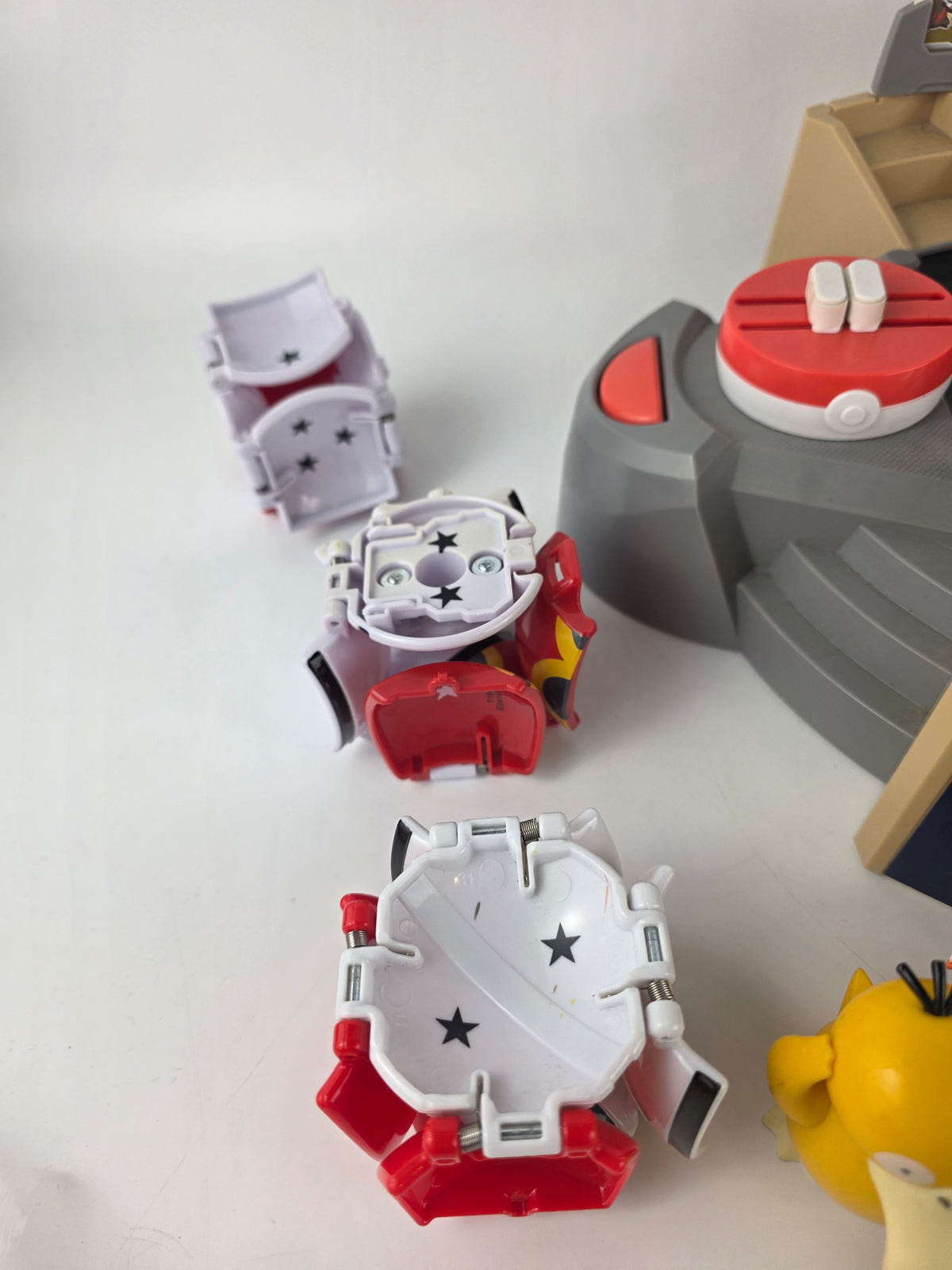 TOMY Pokémon X & Y Electronic Battle Arena Playset Figure Go Balls Pokédex
