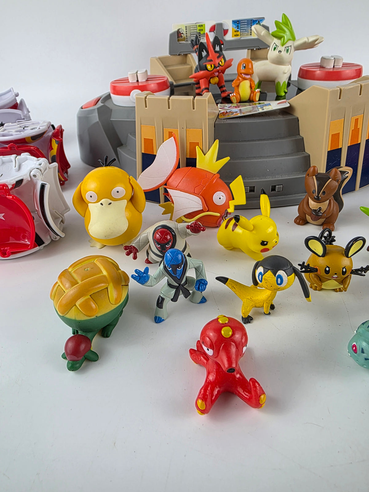 TOMY Pokémon X & Y Electronic Battle Arena Playset Figure Go Balls Pokédex