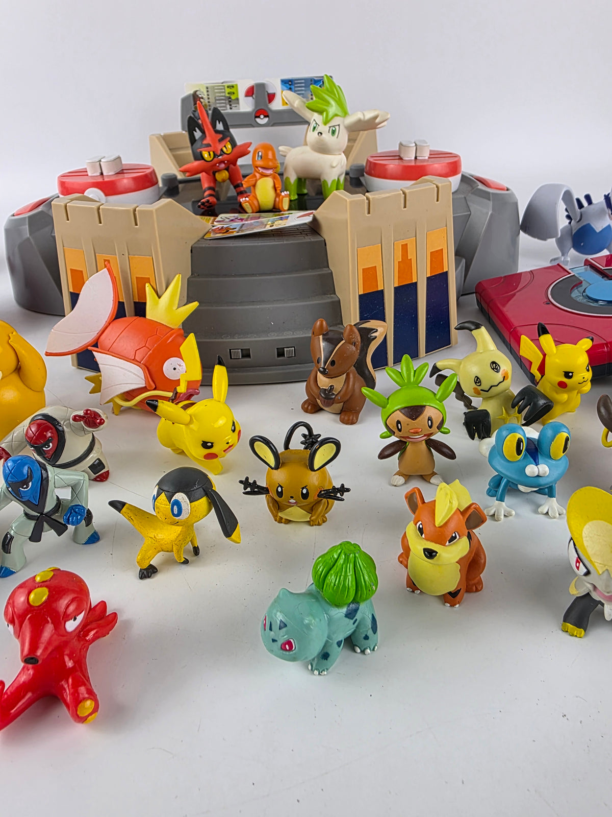 TOMY Pokémon X & Y Electronic Battle Arena Playset Figure Go Balls Pokédex