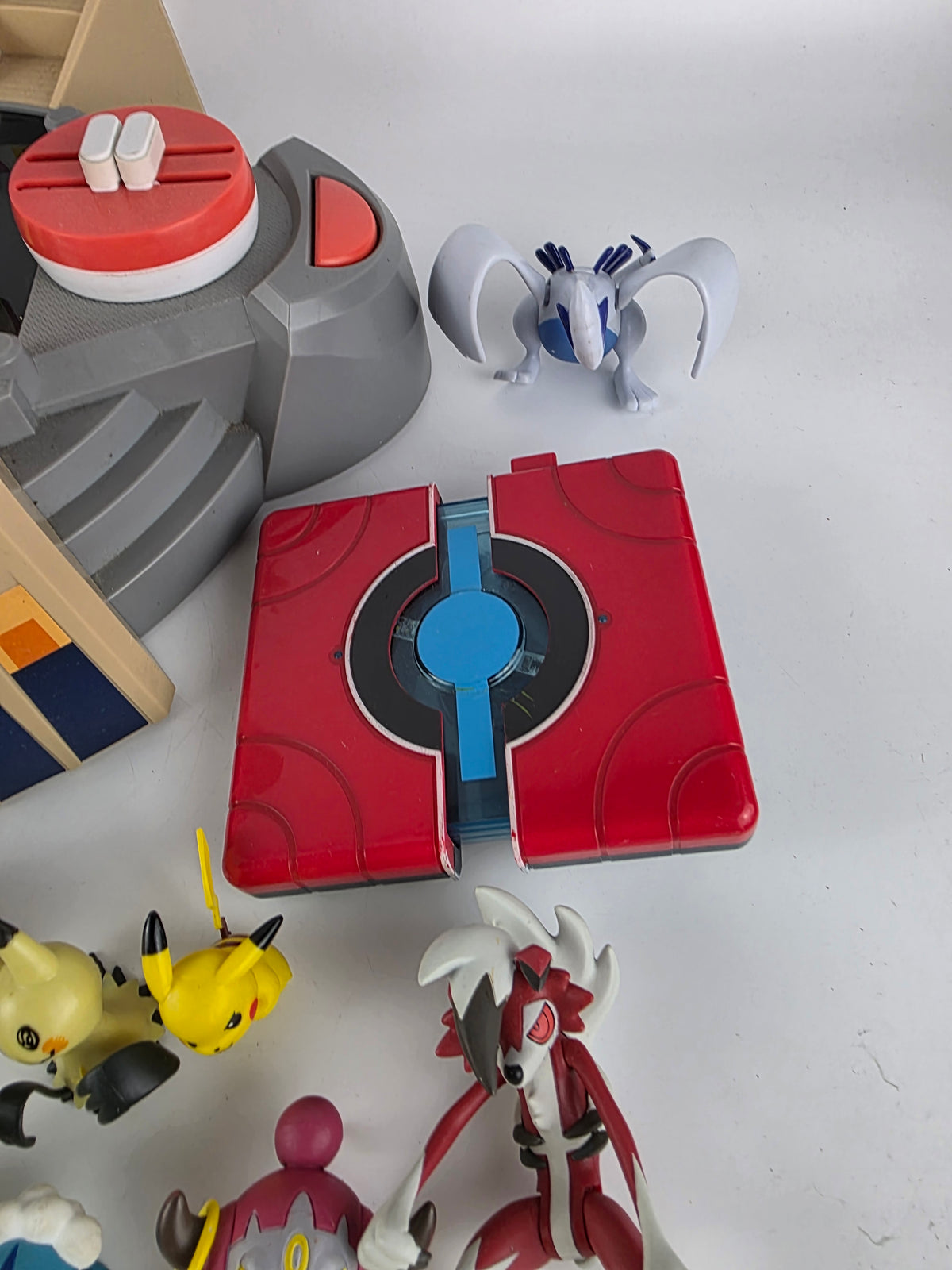 TOMY Pokémon X & Y Electronic Battle Arena Playset Figure Go Balls Pokédex
