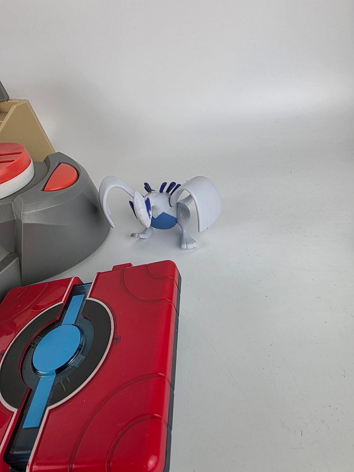 TOMY Pokémon X & Y Electronic Battle Arena Playset Figure Go Balls Pokédex