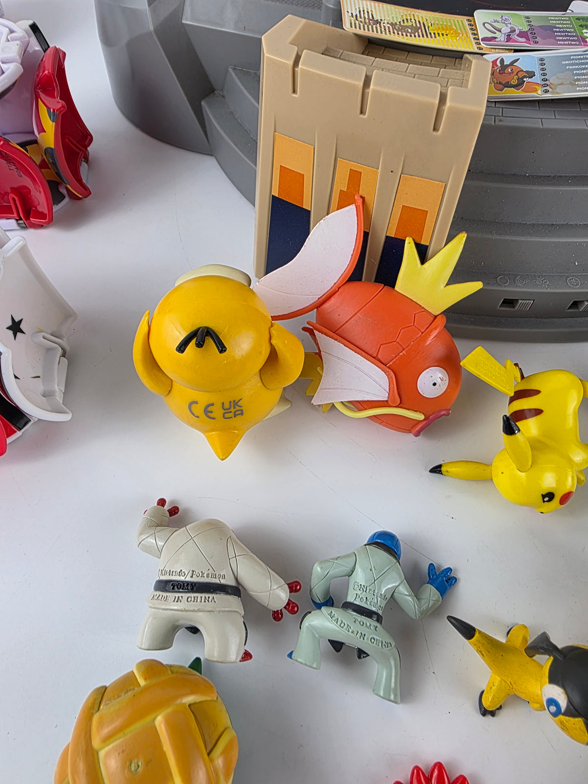 TOMY Pokémon X & Y Electronic Battle Arena Playset Figure Go Balls Pokédex