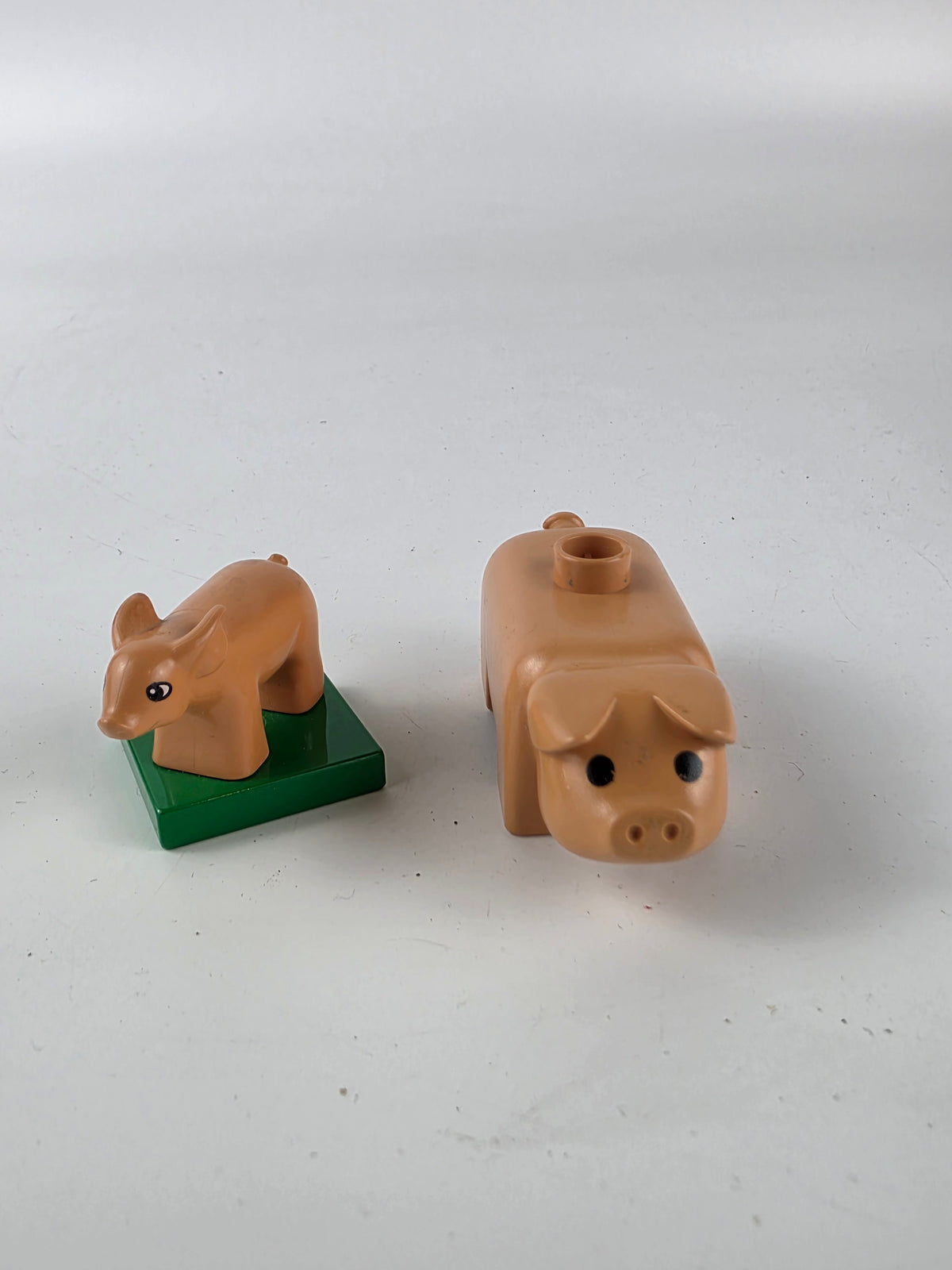 Lego Duplo vintage pig figures