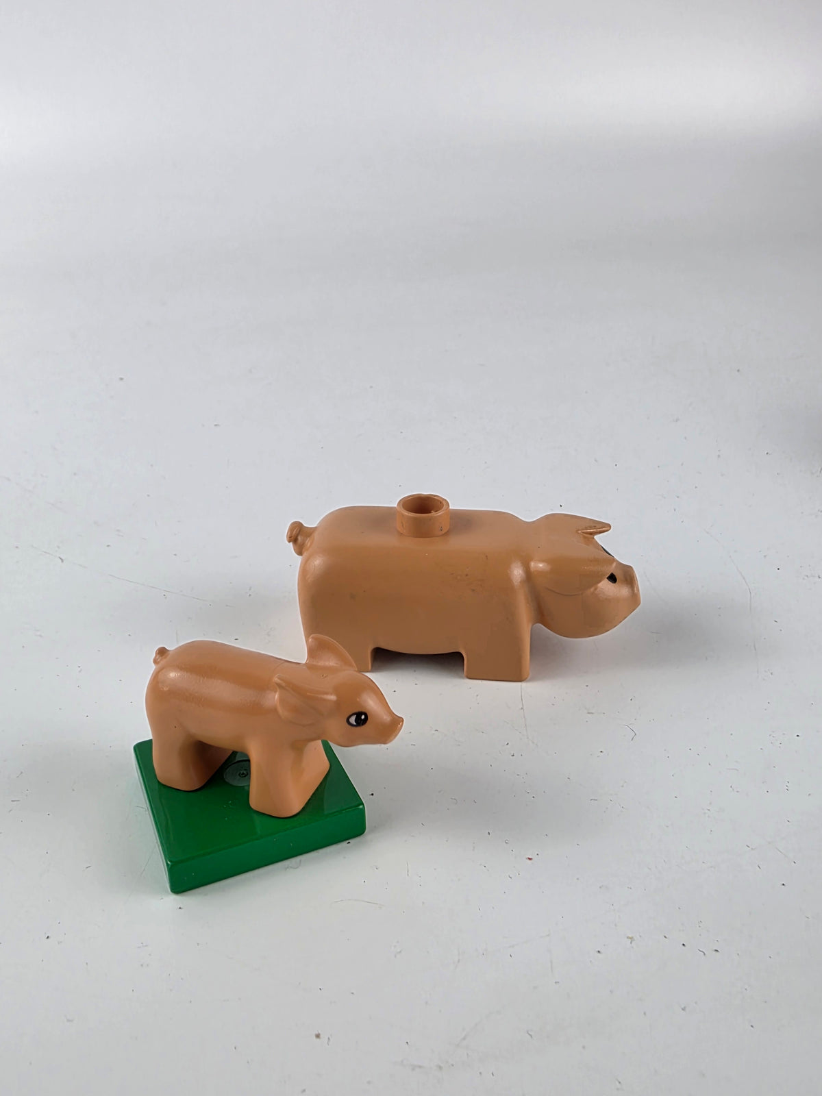 Lego Duplo vintage pig figures