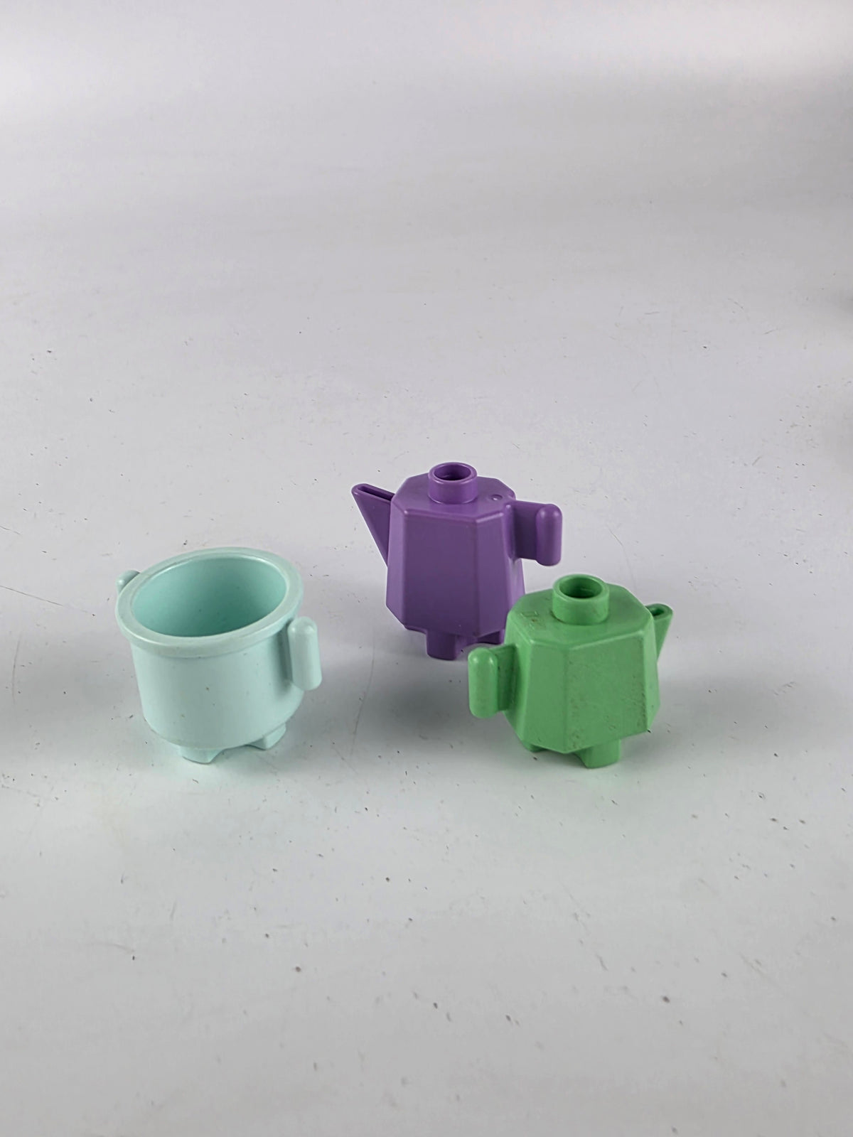 LEGO Duplo kitchen accessory pieces,