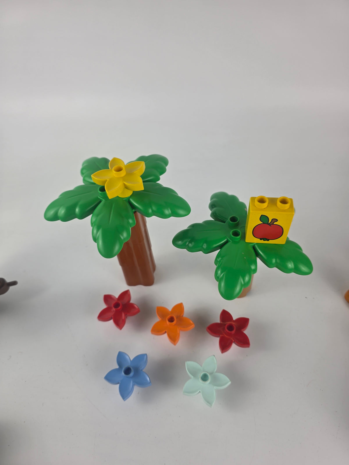 Lego Duplo tree and flowers set