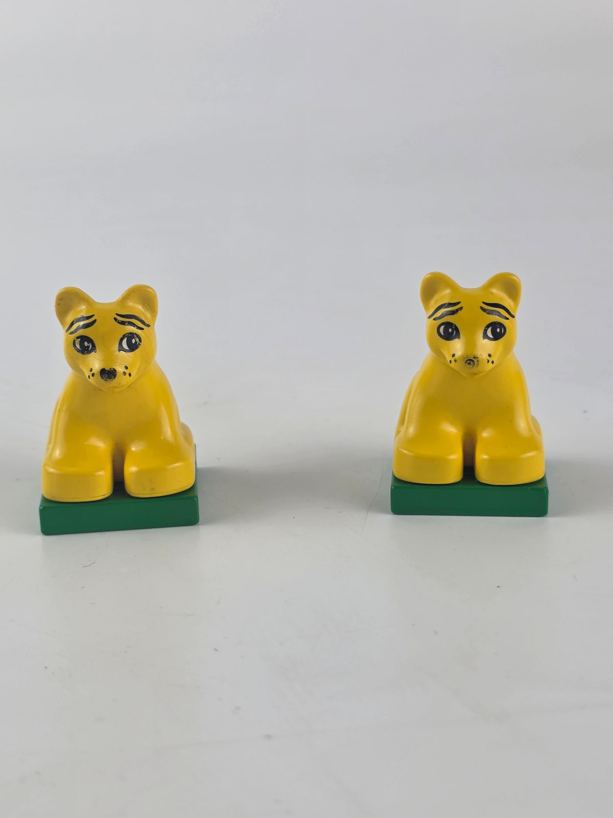 Lego Duplo vintage tiger figure set