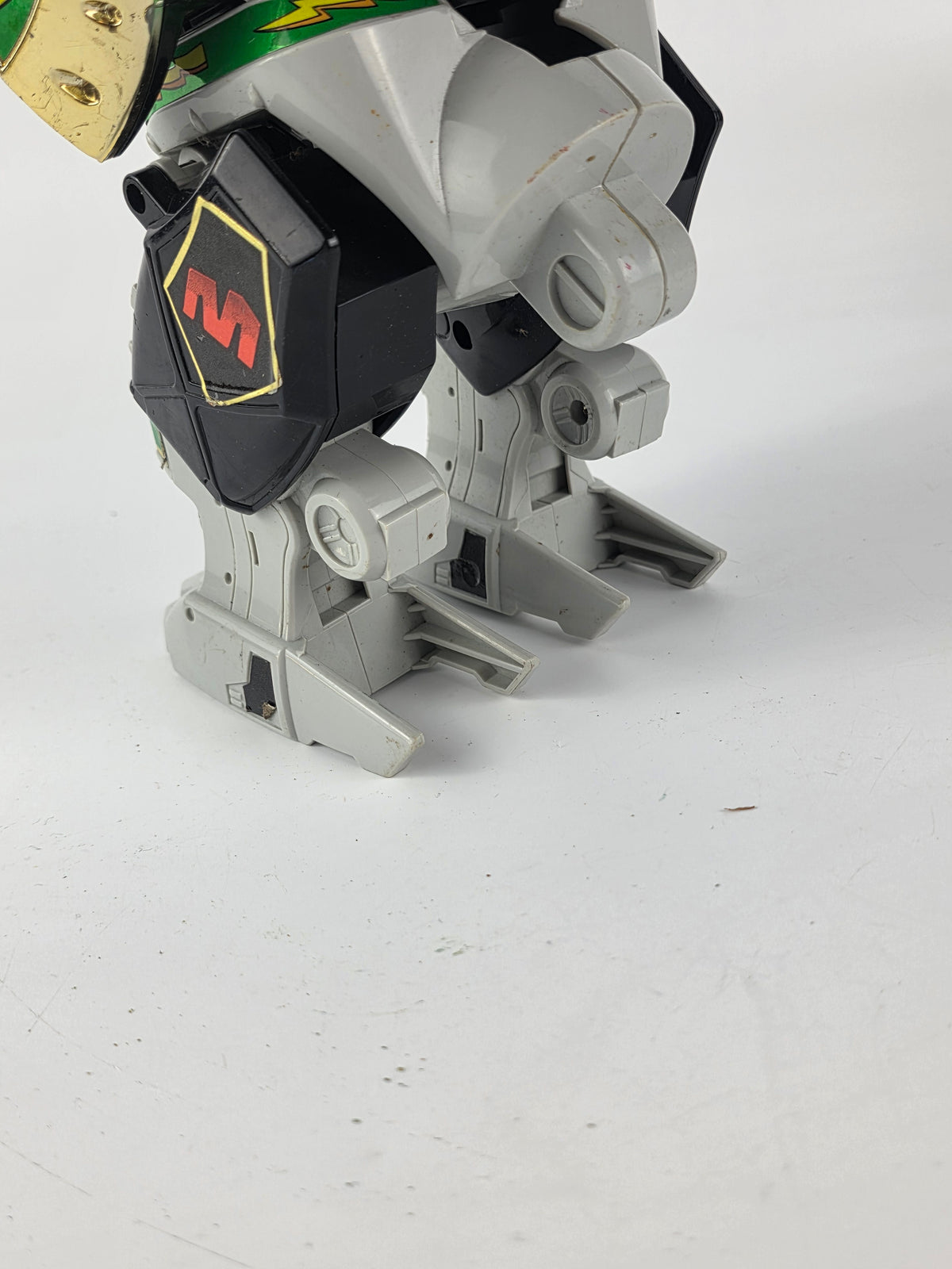 Mighty Morphin Power Rangers Legacy Dragonzord Bandai